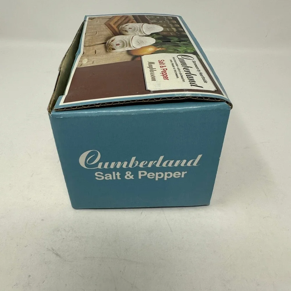 Hearthside Salt Pepper Shakers Unisex OS White Cumberland Mayblossom Stoneware